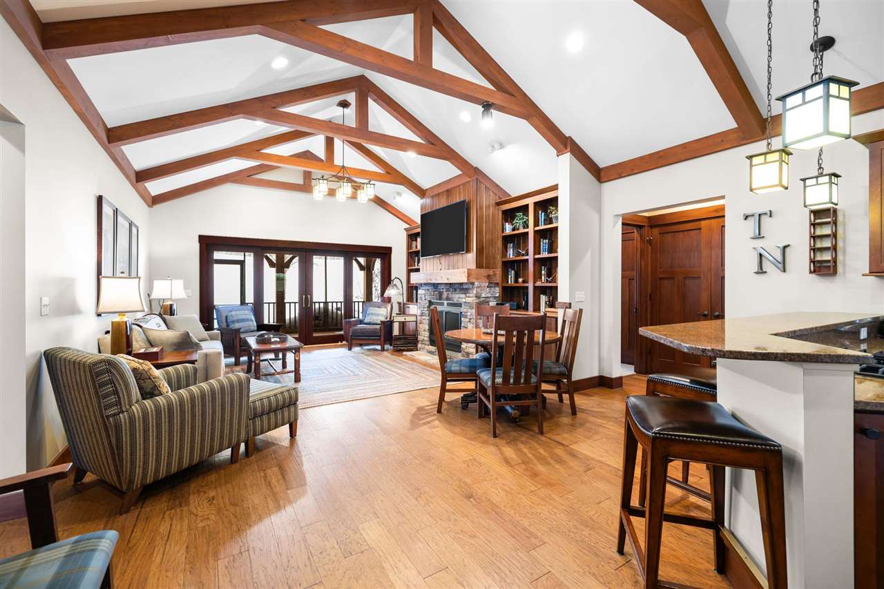 2585 Cottage Lane