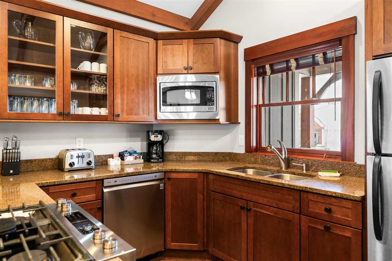 2585 Cottage Lane