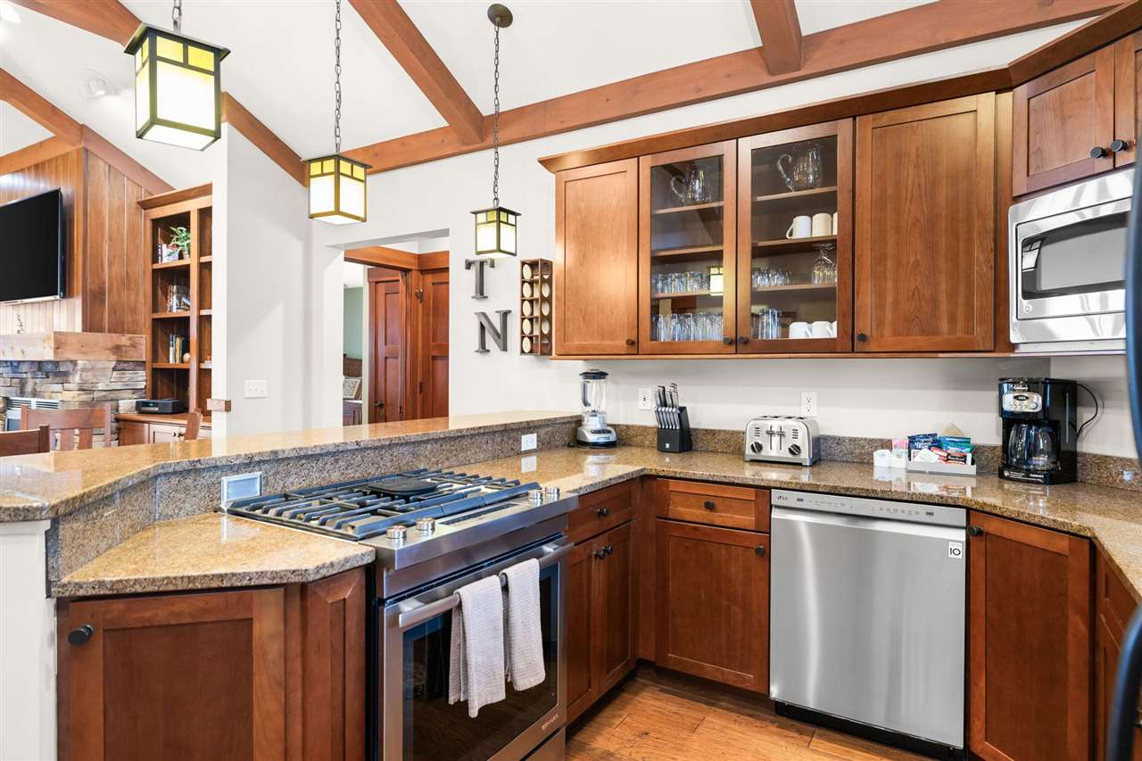 2585 Cottage Lane