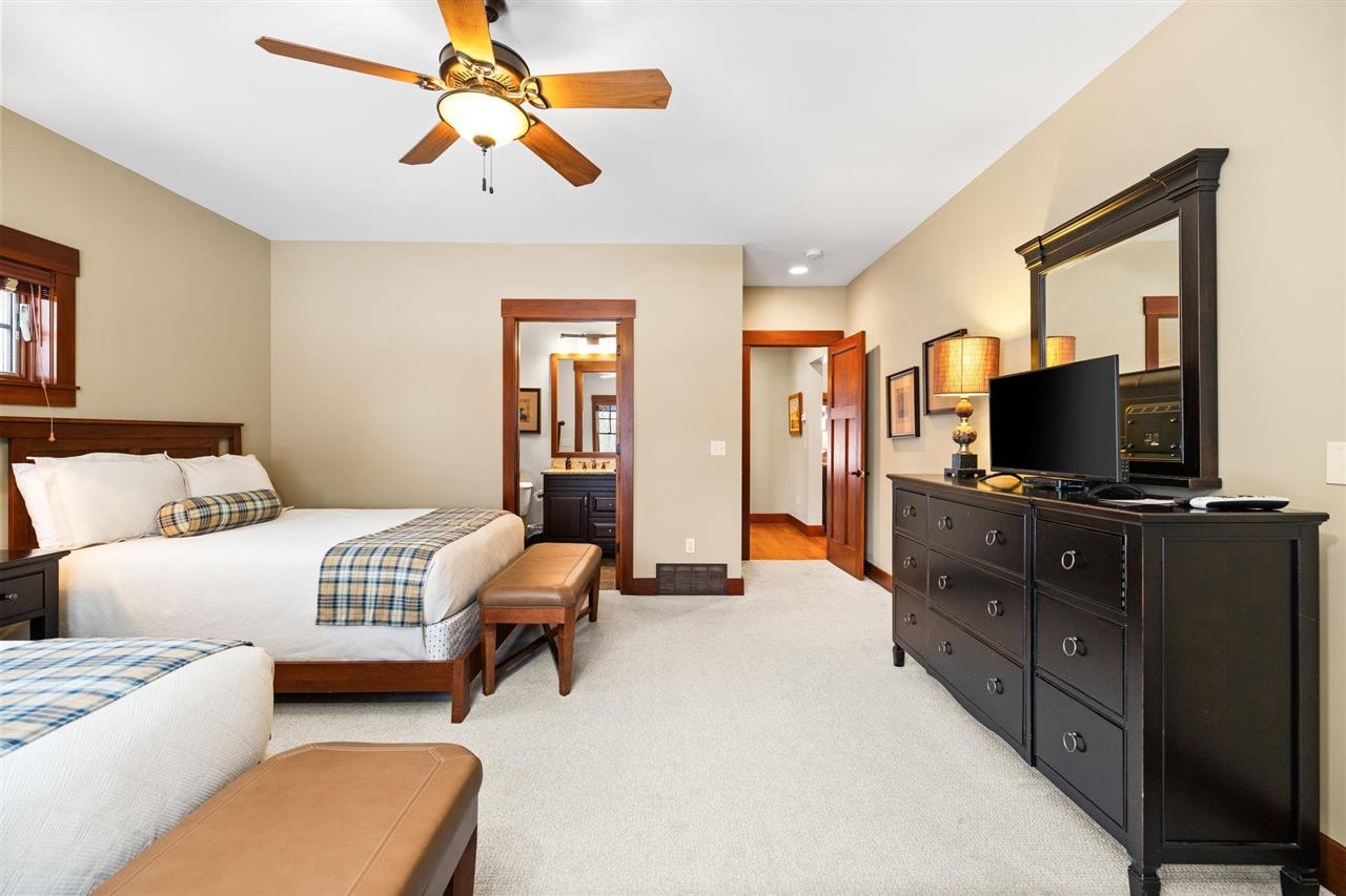 2585 Cottage Lane