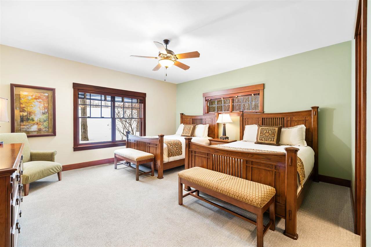2585 Cottage Lane