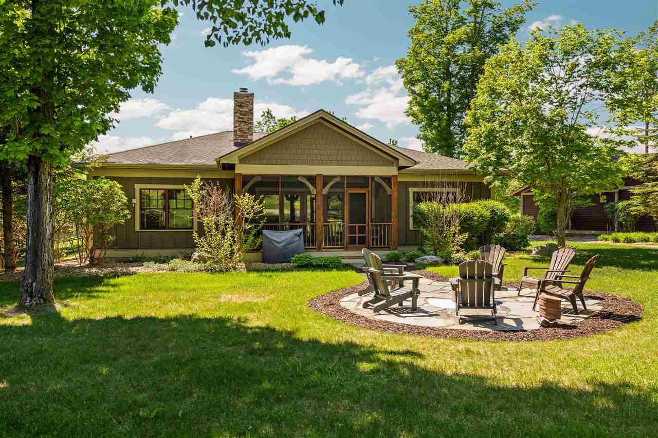 2585 Cottage Lane