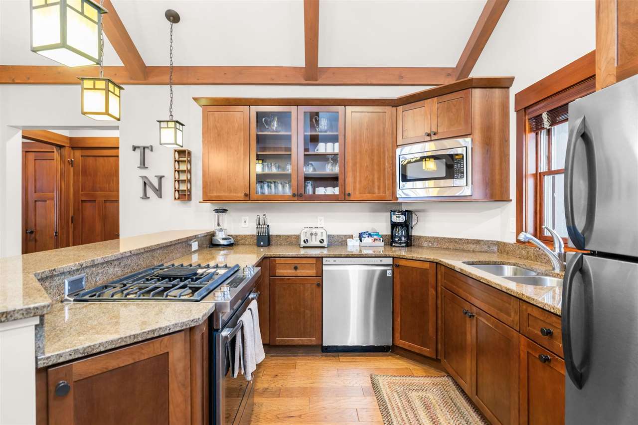 2585 Cottage Lane