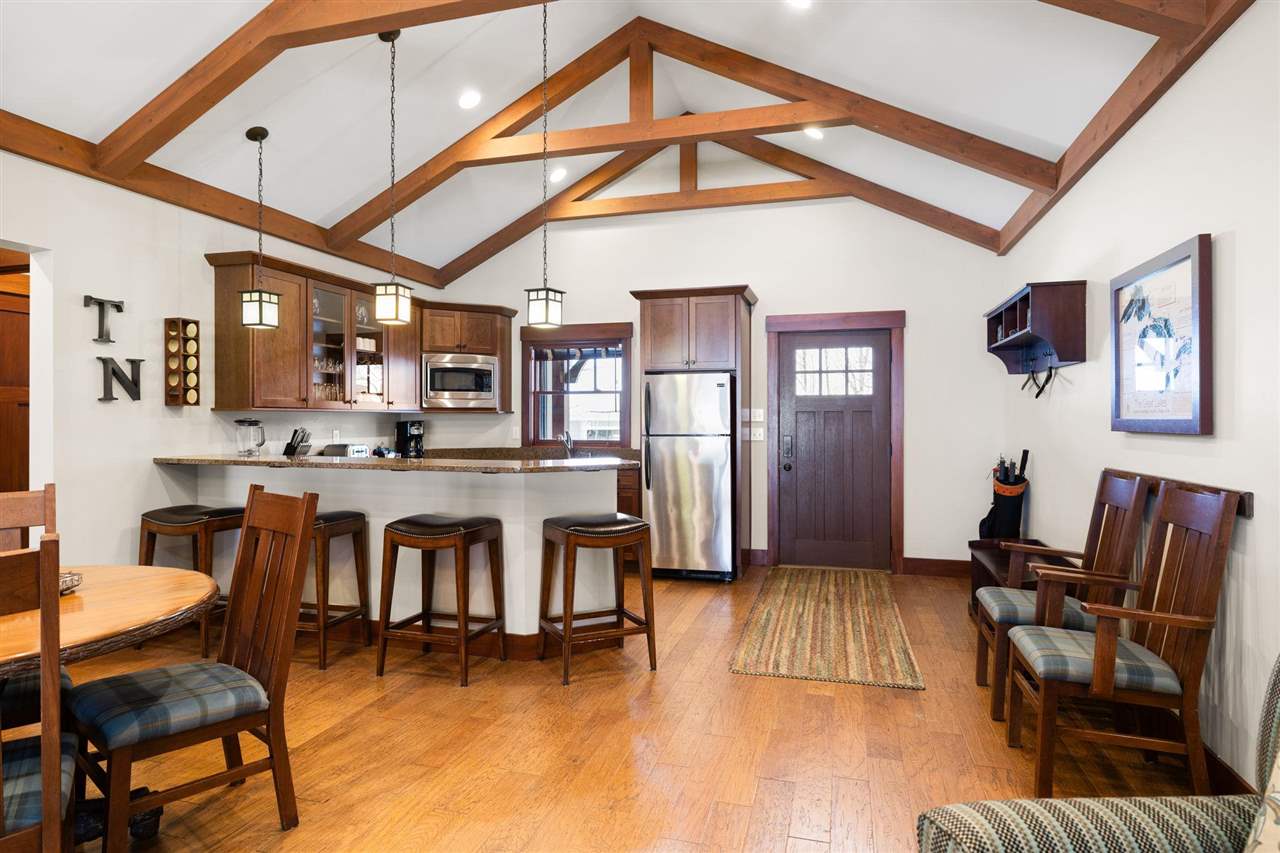 2585 Cottage Lane