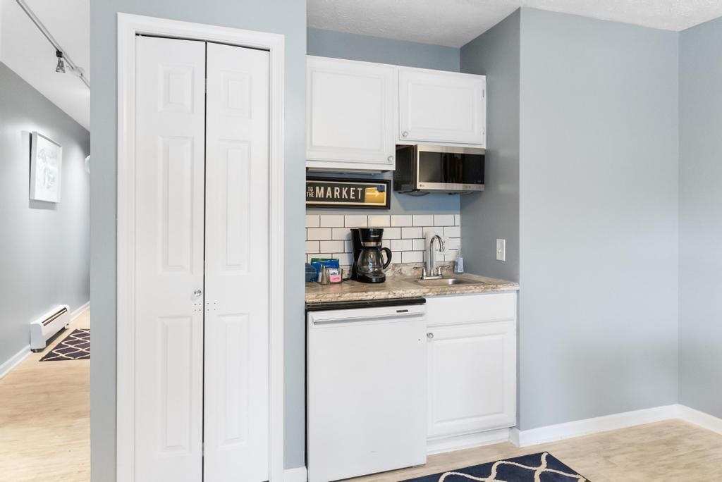 101 Michigan Avenue Unit: 103