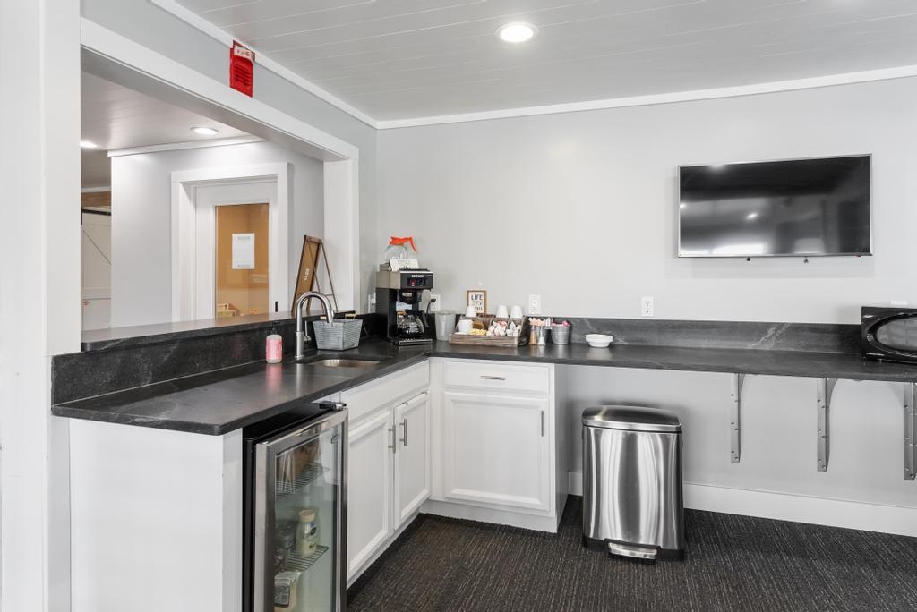 101 Michigan Avenue Unit: 103