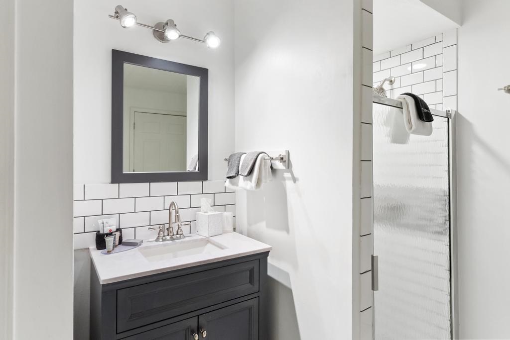 101 Michigan Avenue Unit: 103