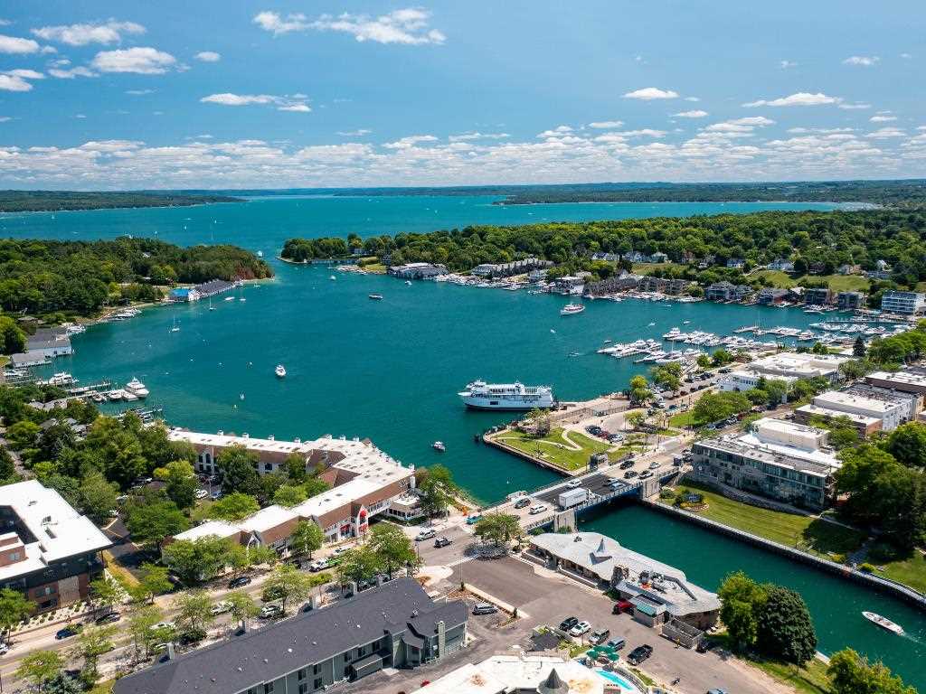 101 Michigan Avenue Unit: 103
