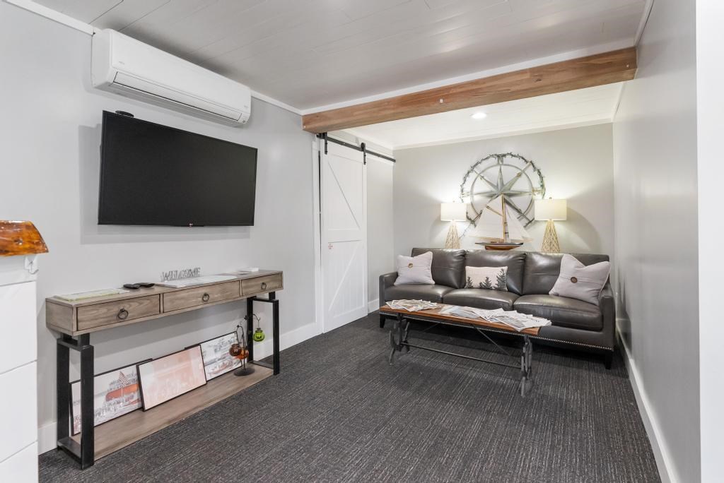 101 Michigan Avenue Unit: 103