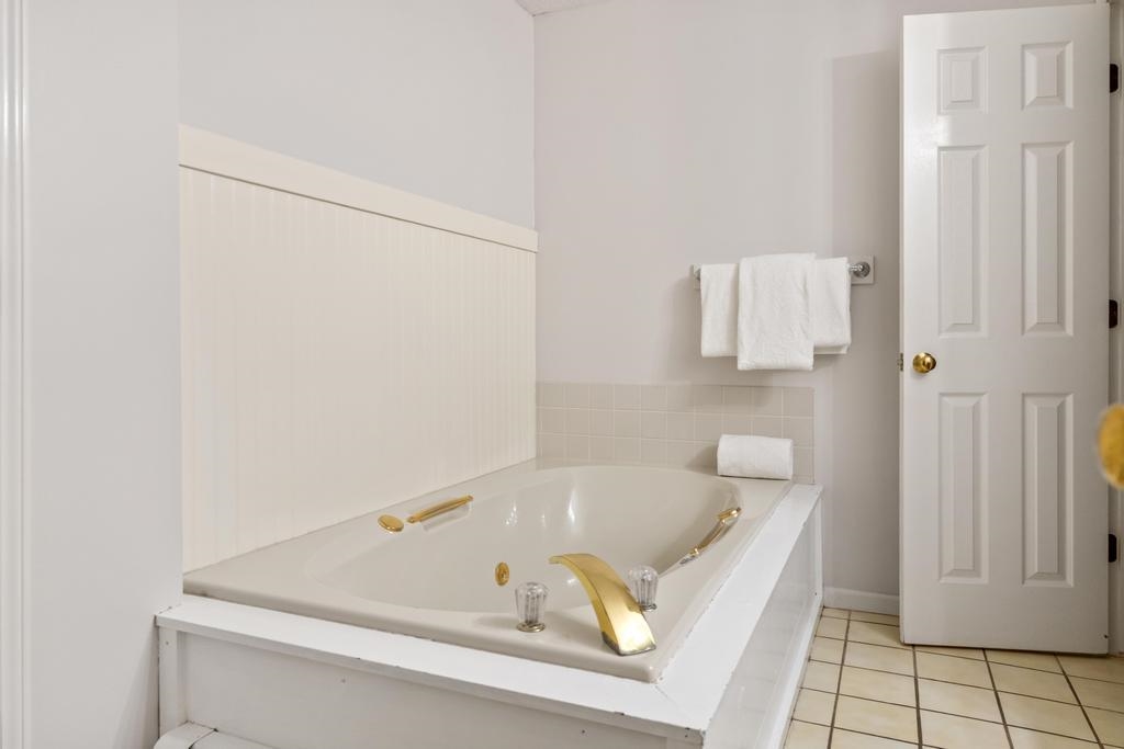 101 Michigan Avenue Unit: 105