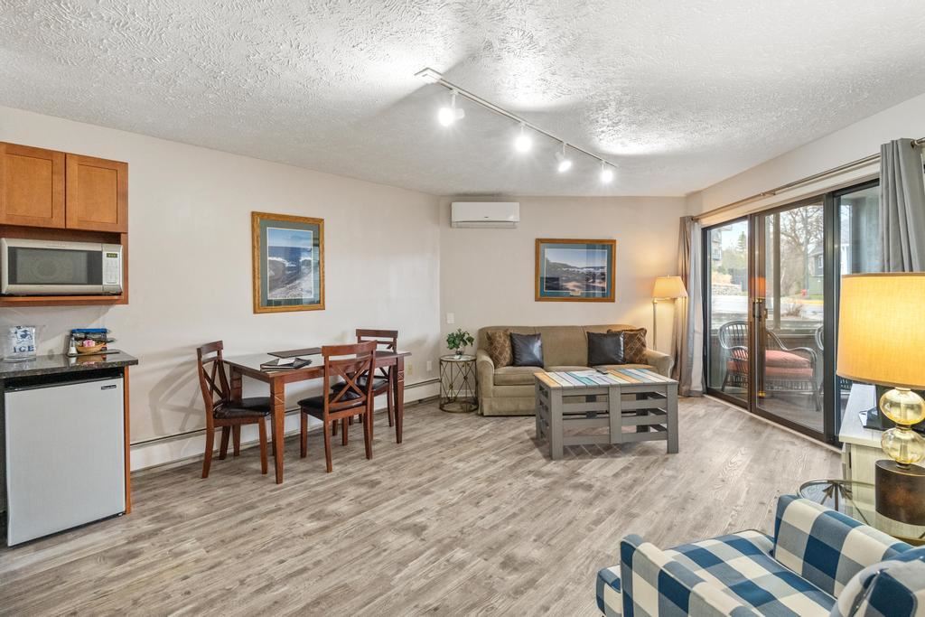101 Michigan Avenue Unit: 105