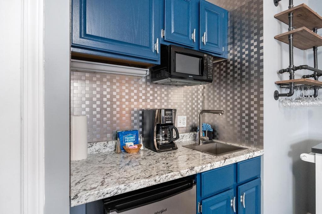 101 Michigan Avenue Unit: 109