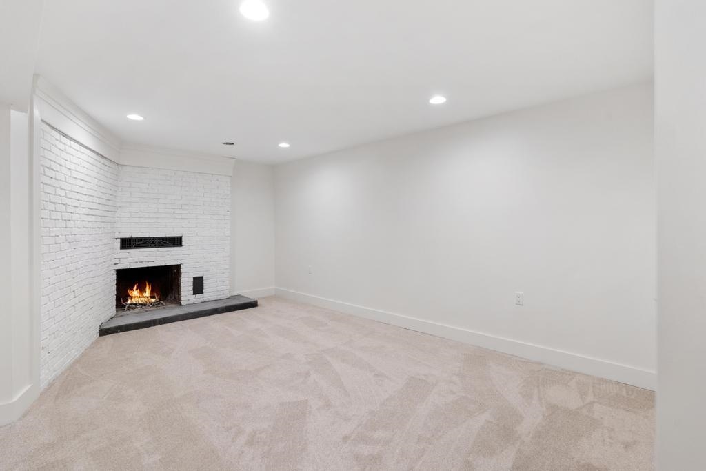 7645 Mulberry Lane