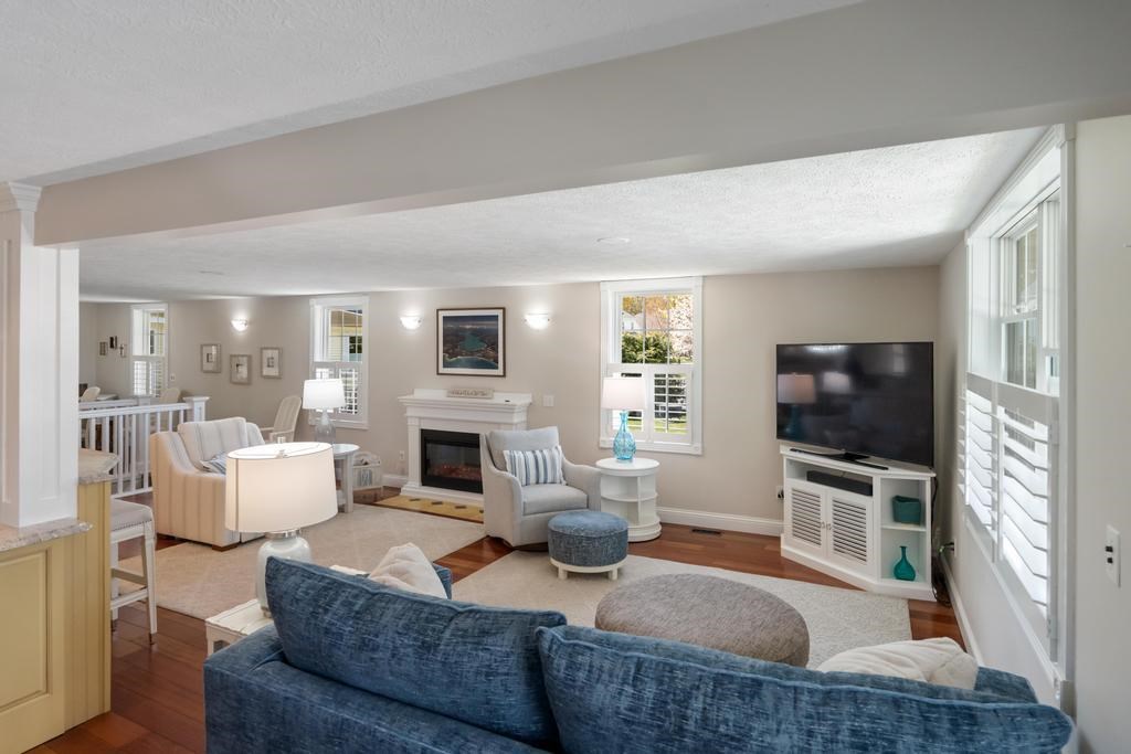 239 W Cedar Street