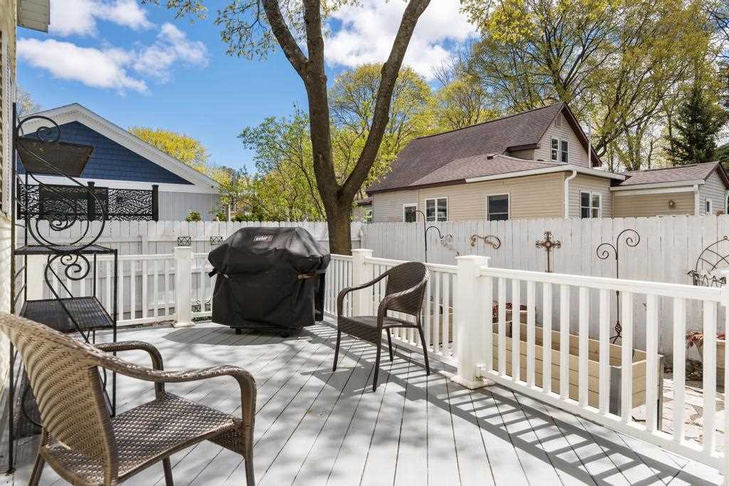 239 W Cedar Street
