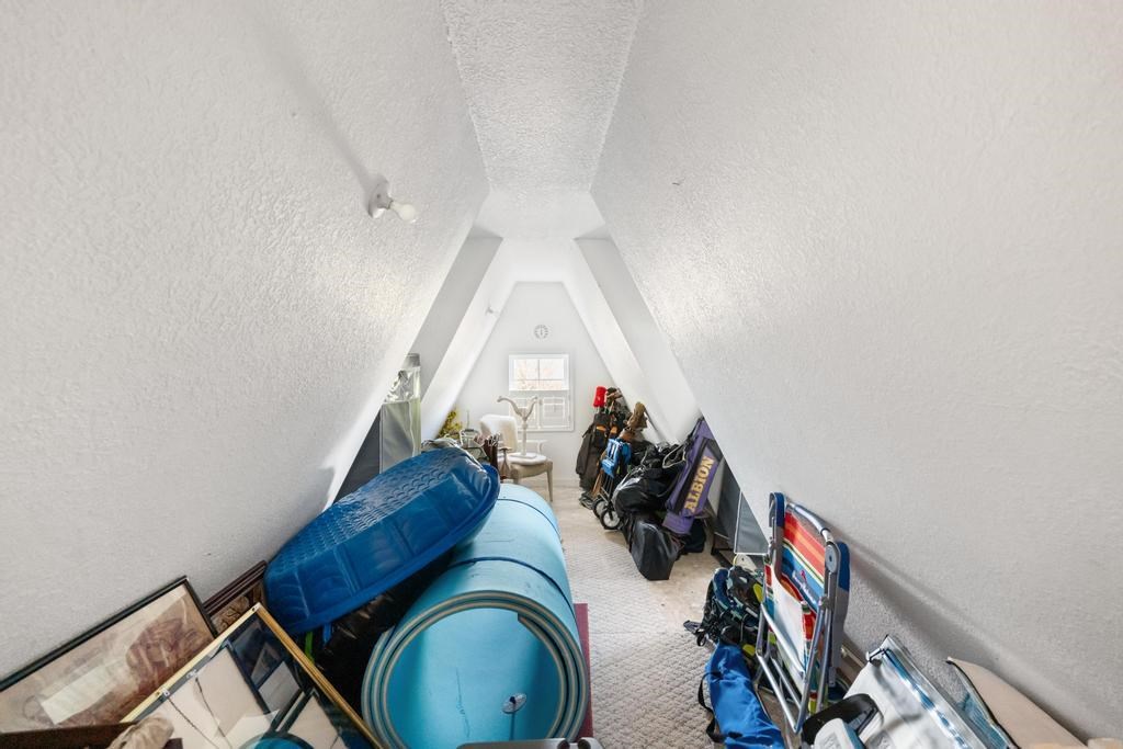 239 W Cedar Street