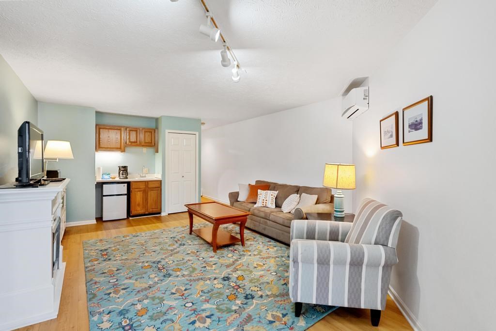 101 Michigan Avenue Unit: 110