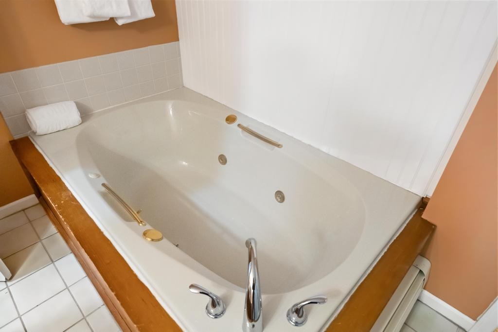 101 Michigan Avenue Unit: 110