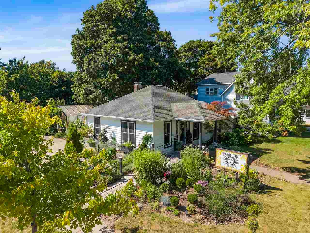 907 Bridge Street