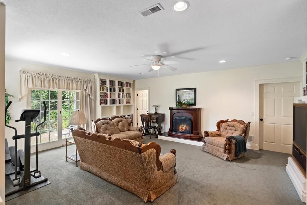 1051 Autumn Lane
