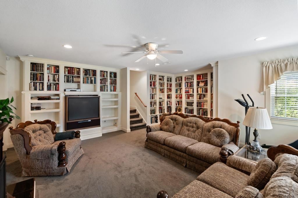 1051 Autumn Lane
