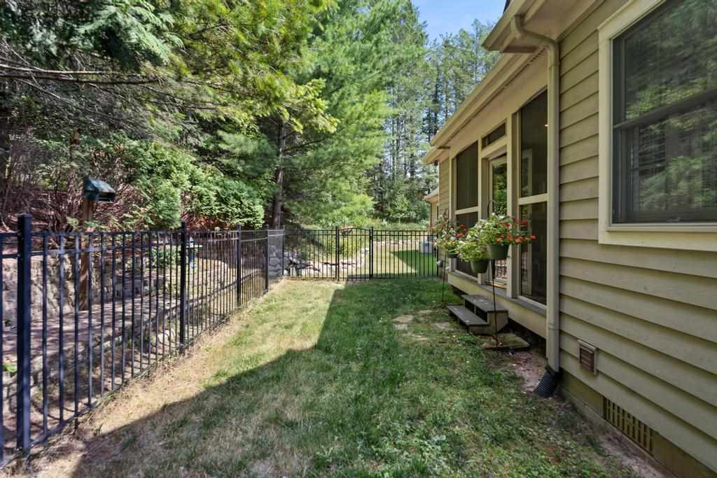 1051 Autumn Lane