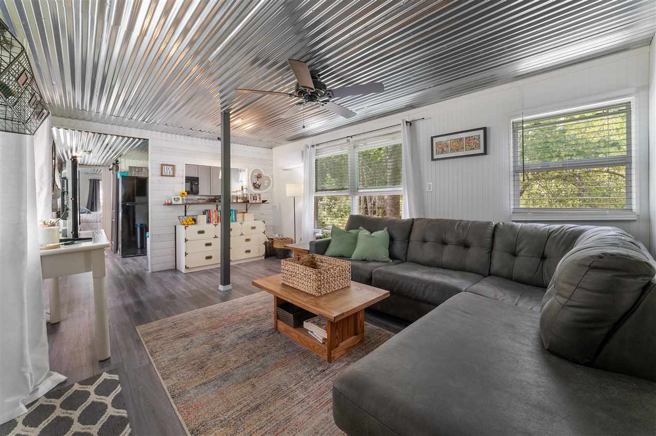 5576 Greenway Drive