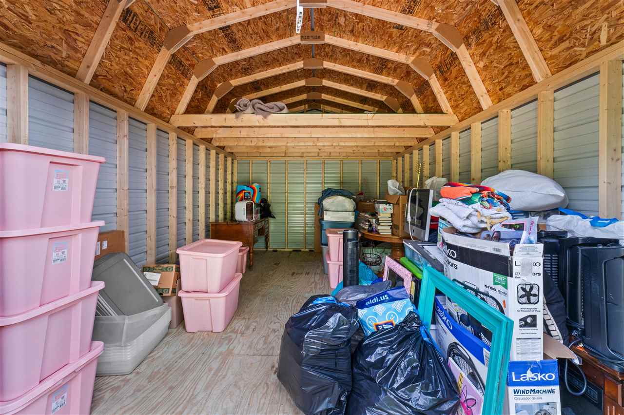 5576 Greenway Drive