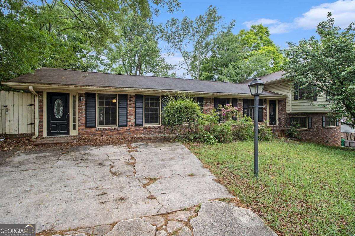 3743 Tree Bark Trail