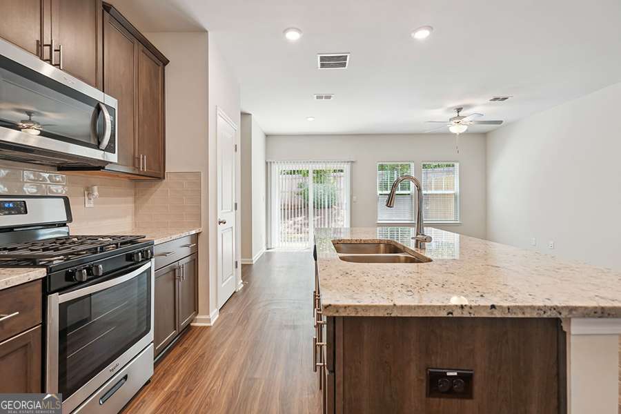 112 Leisure Cove Lane