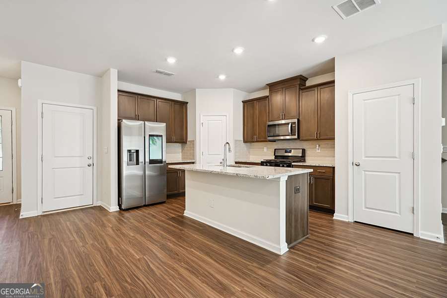 112 Leisure Cove Lane