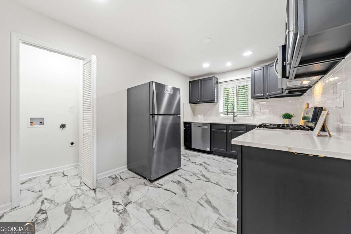 801 N Evelyn Place NW, Atlanta