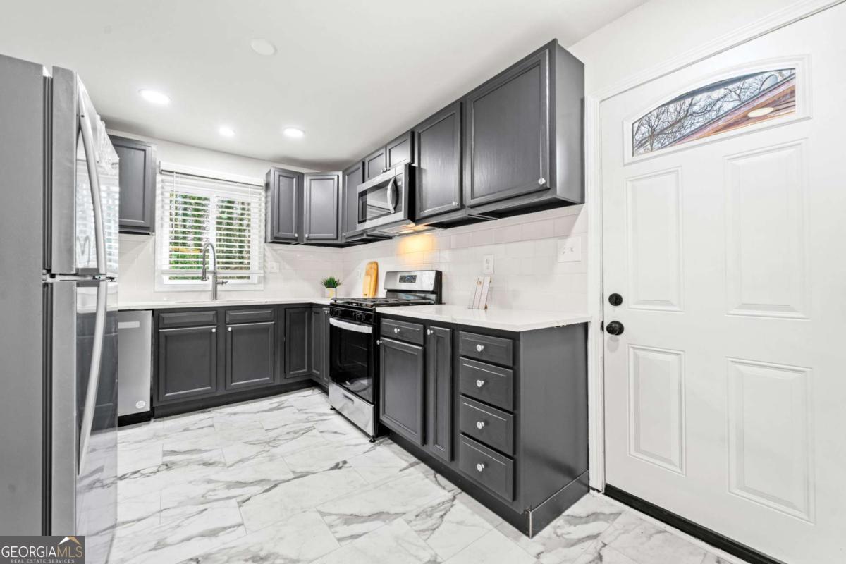 801 N Evelyn Place NW, Atlanta