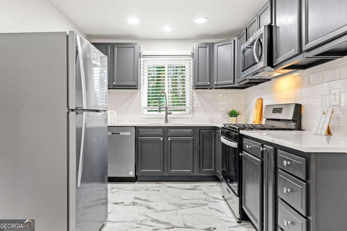 801 N Evelyn Place NW, Atlanta