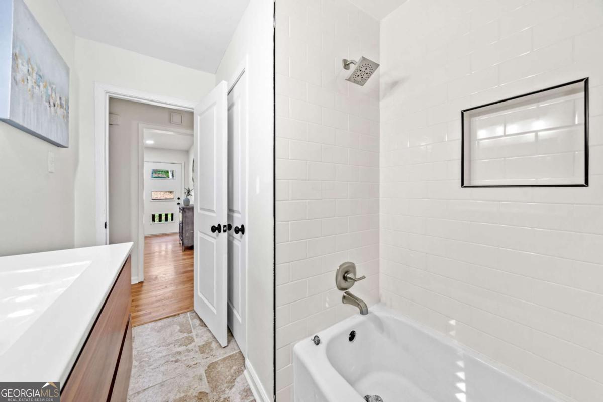 801 N Evelyn Place NW, Atlanta