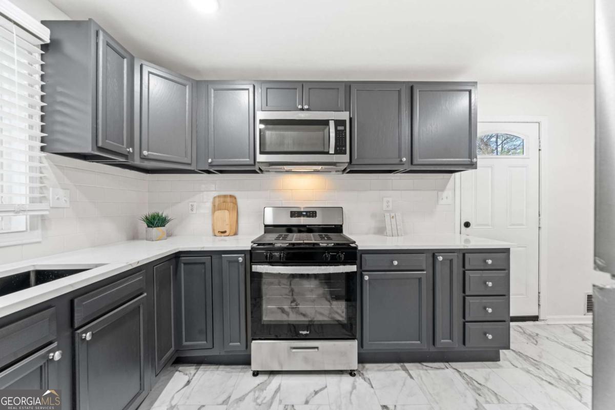 801 N Evelyn Place NW, Atlanta