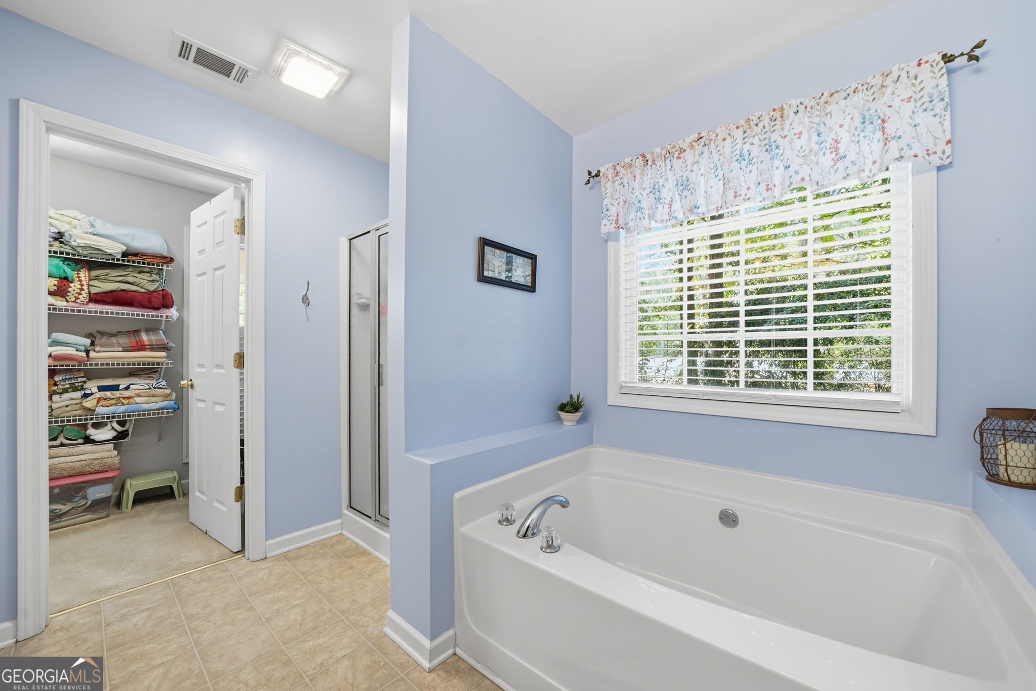 1913 Raintree Court, Snellville