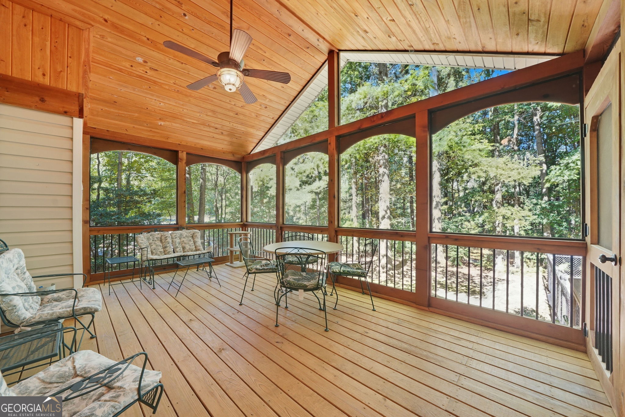 1913 Raintree Court, Snellville