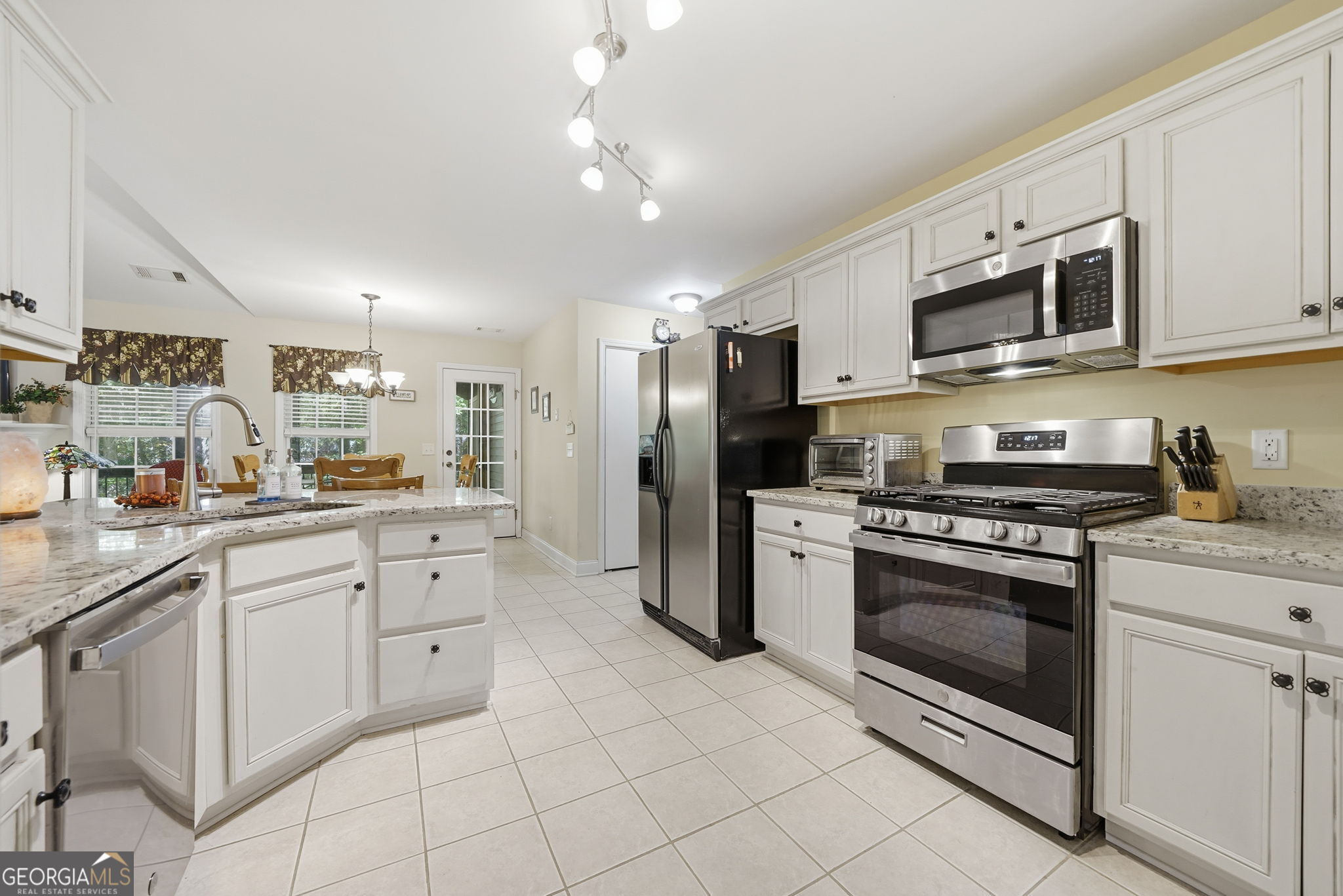 1913 Raintree Court, Snellville