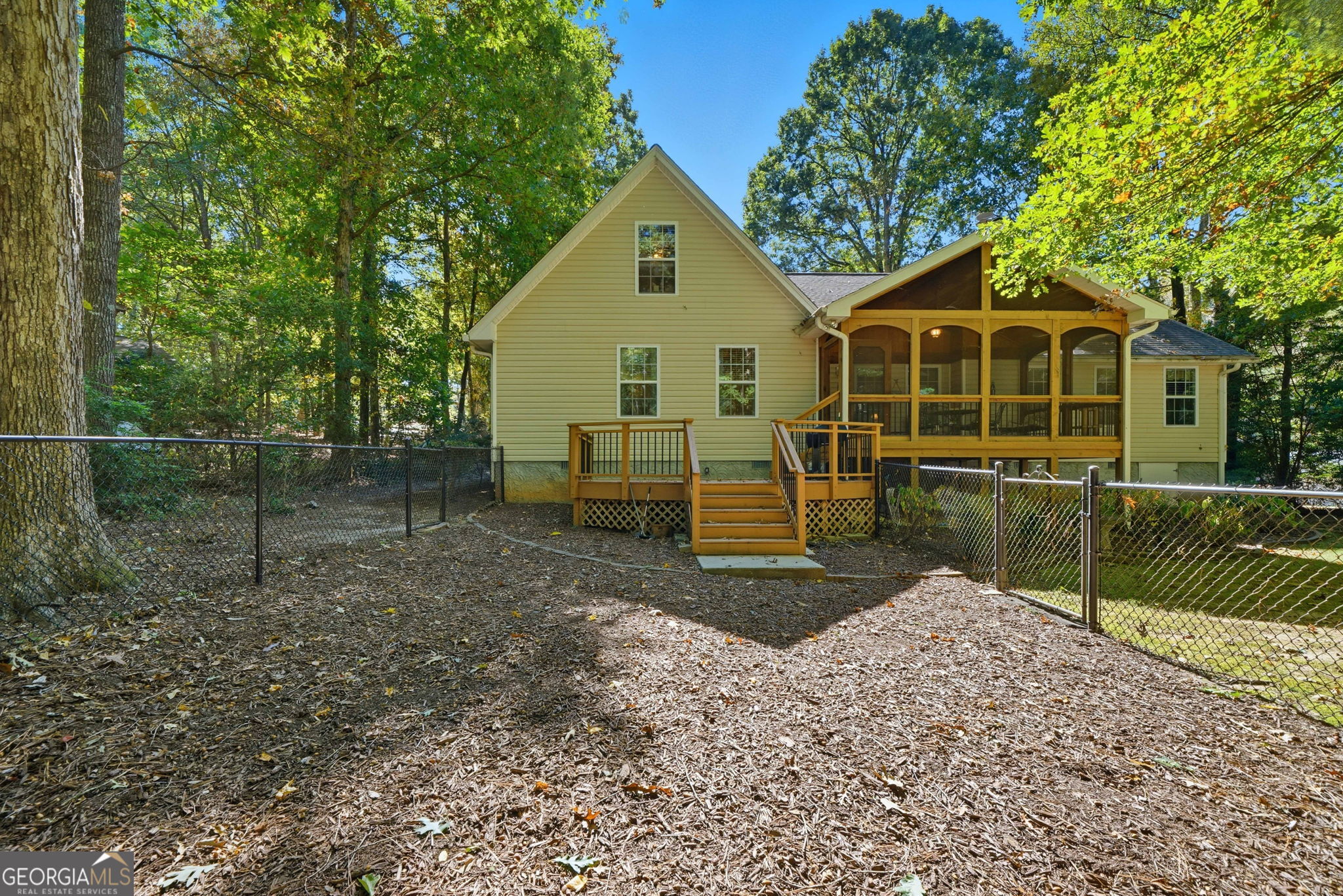 1913 Raintree Court, Snellville
