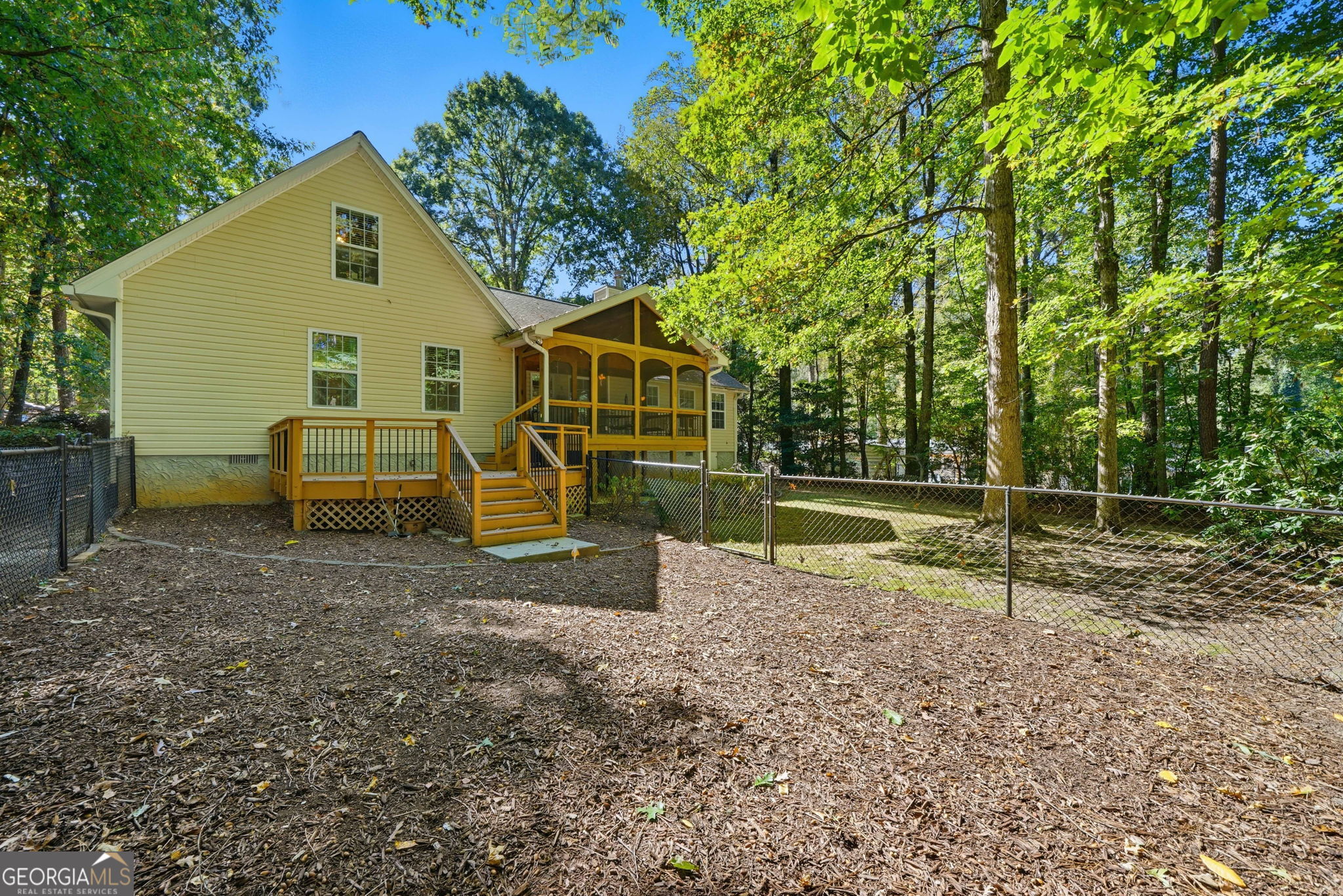 1913 Raintree Court, Snellville