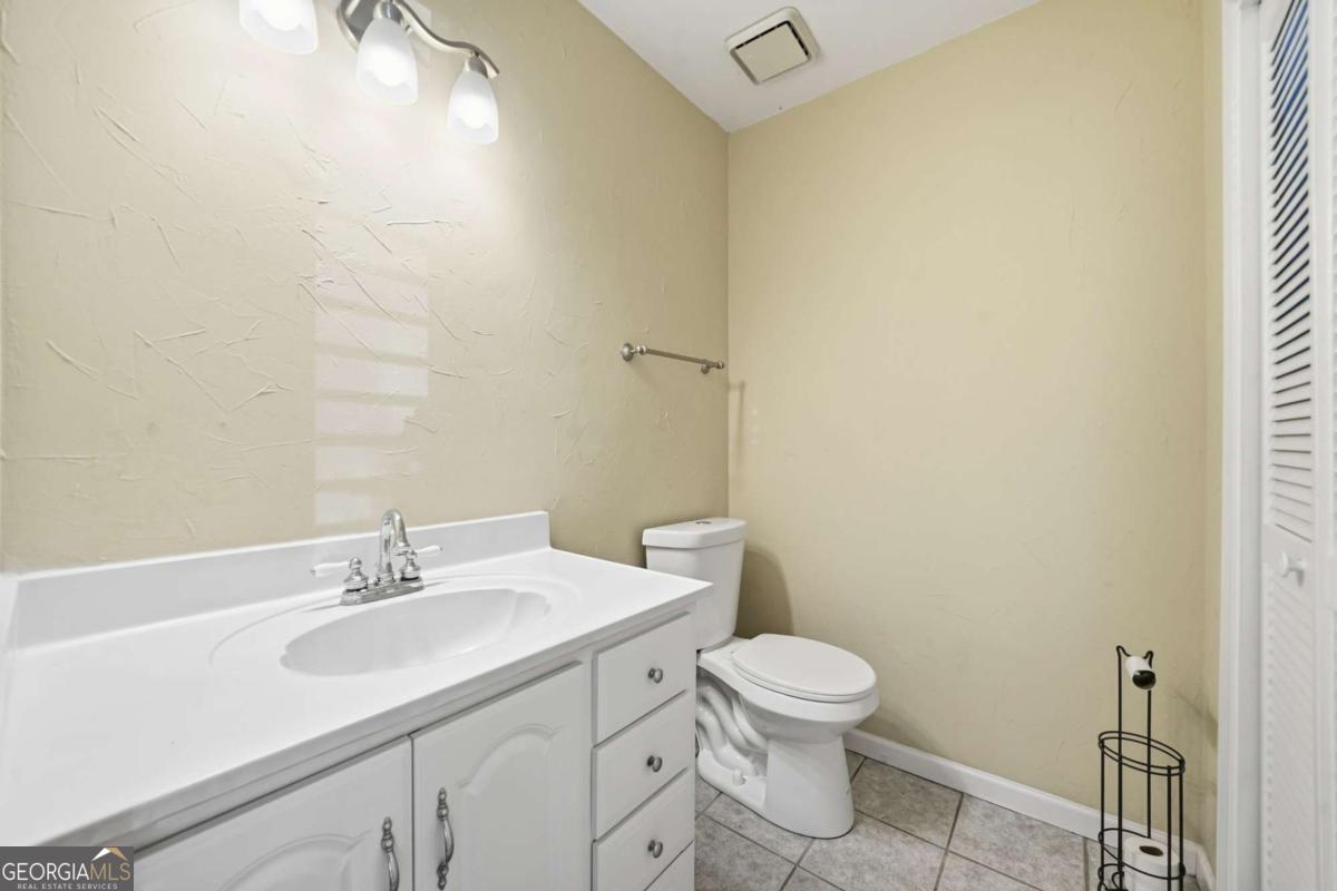 3153 Corner Oak Drive