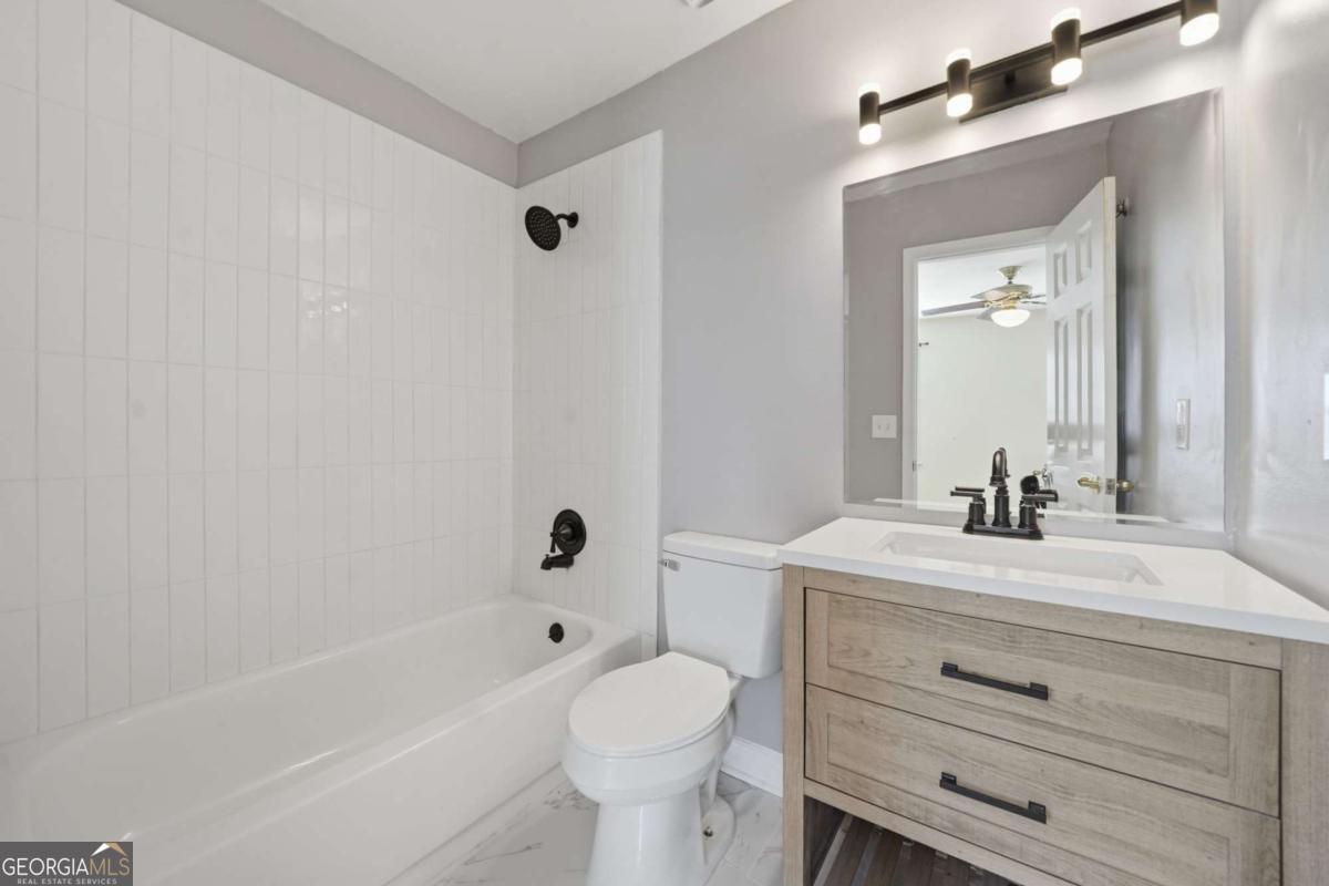 3153 Corner Oak Drive