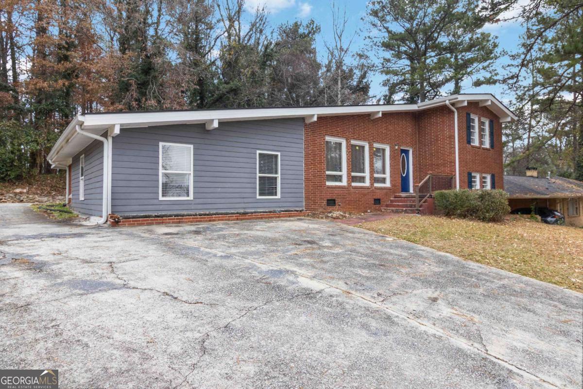 3035 Mclendon Circle NW