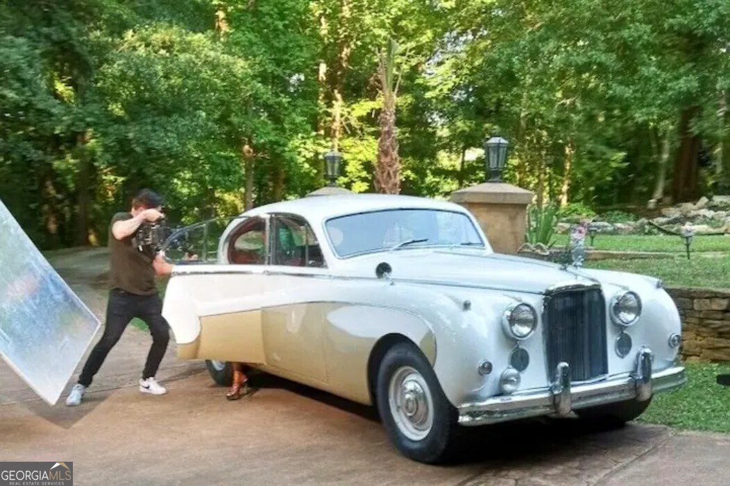 3000 Cathedral Place