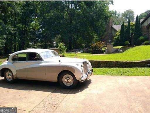 3000 Cathedral Place