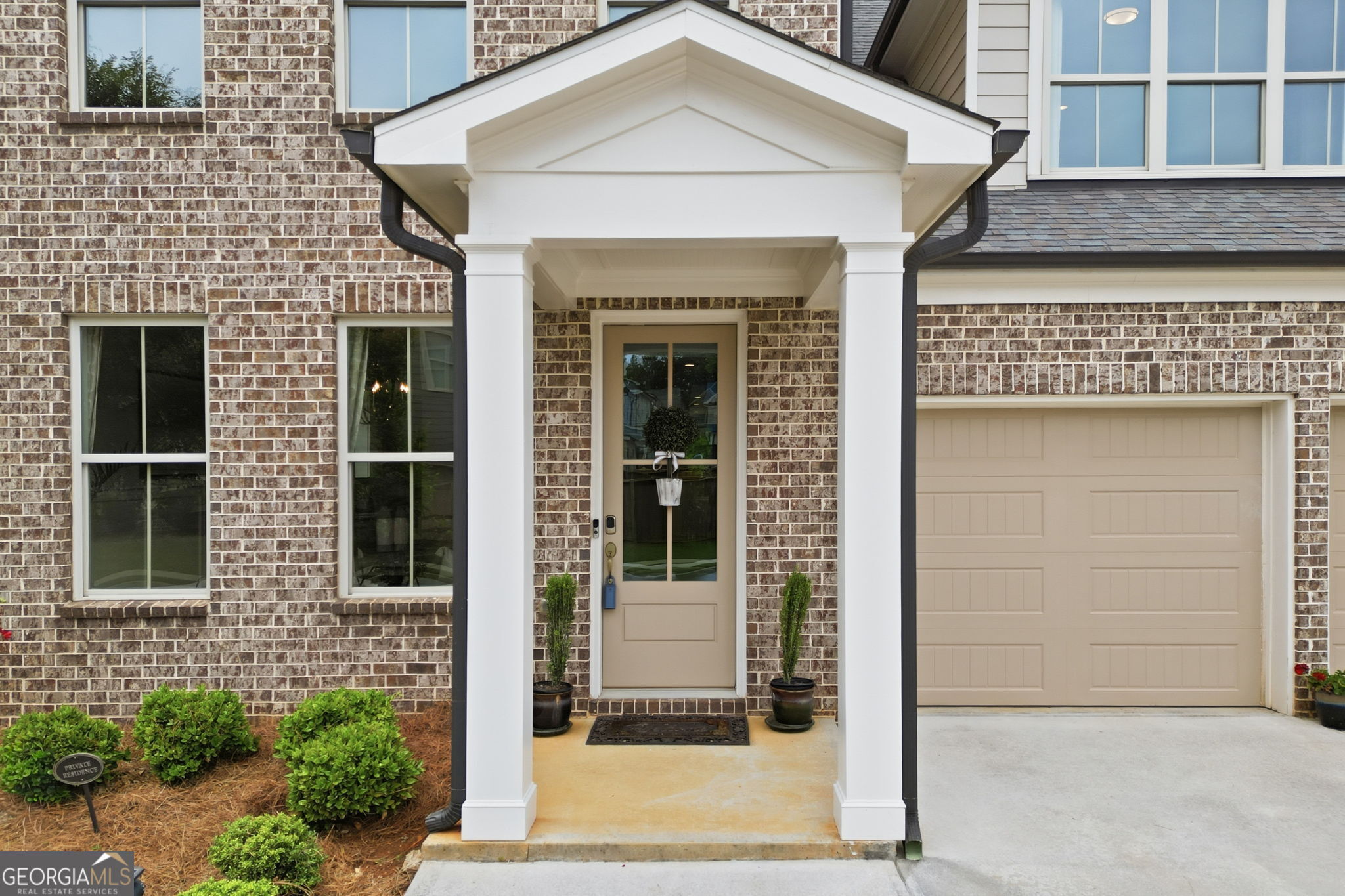 2151 Hempstead Court