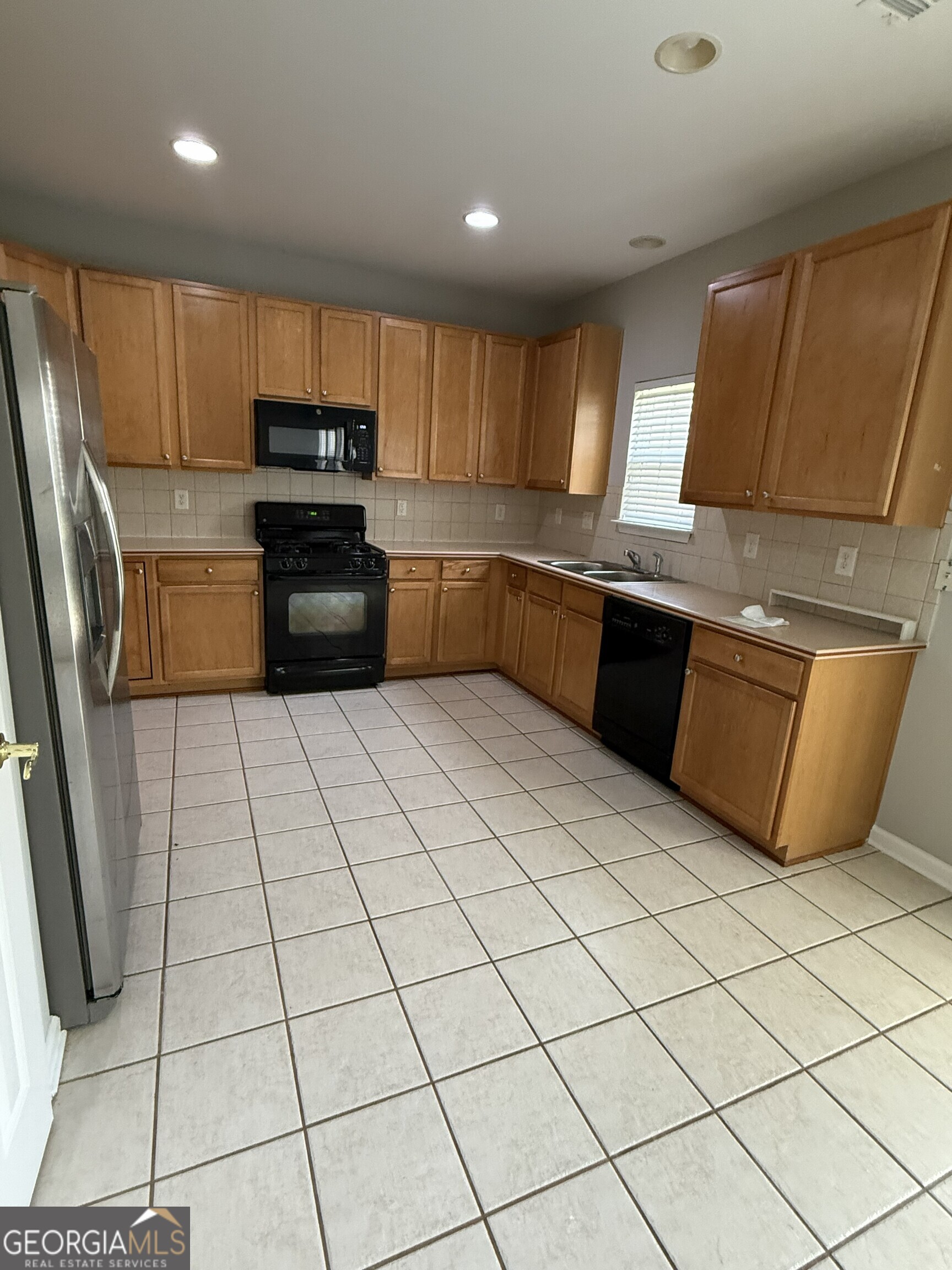 1667 Overview Circle