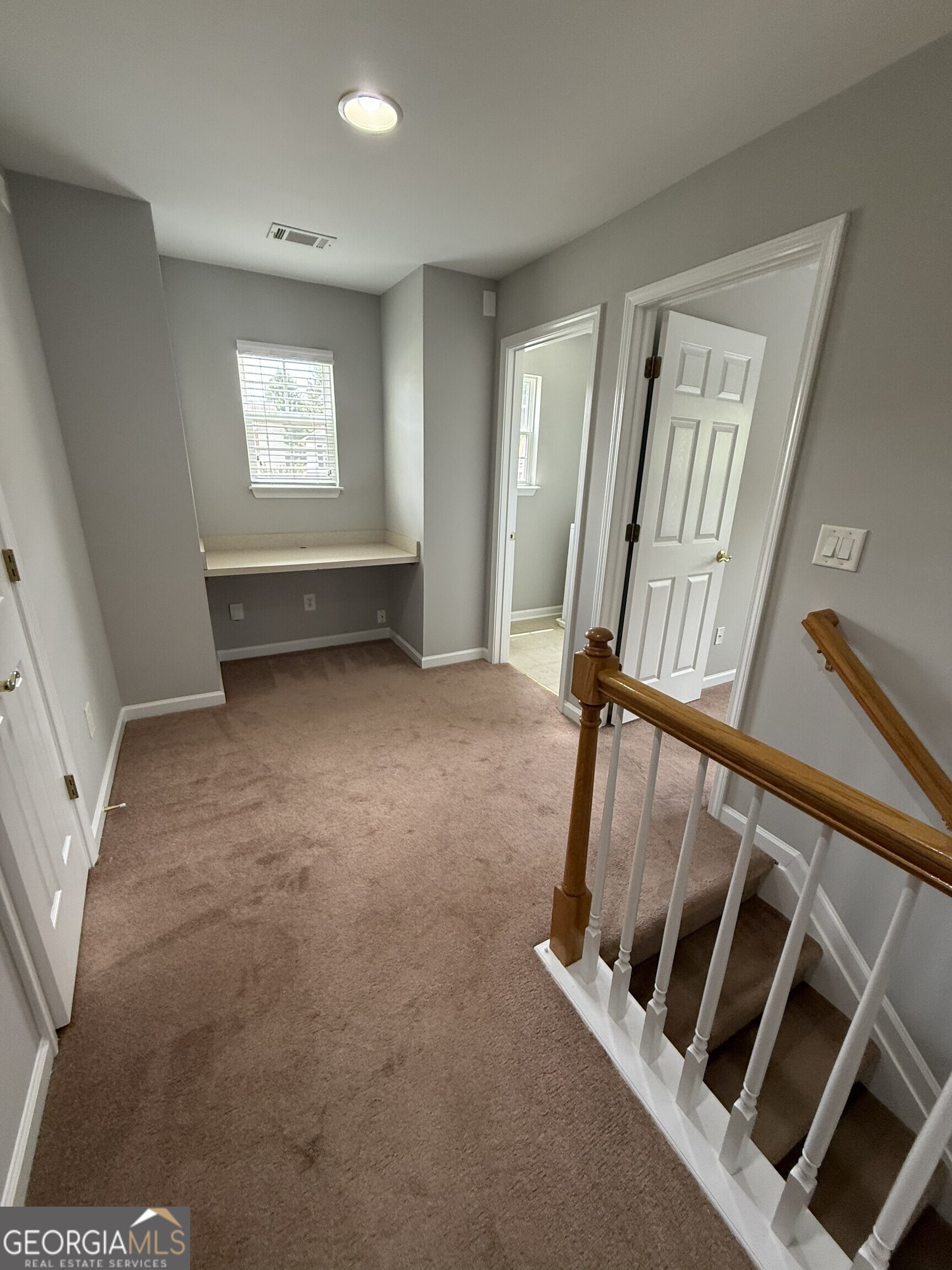 1667 Overview Circle