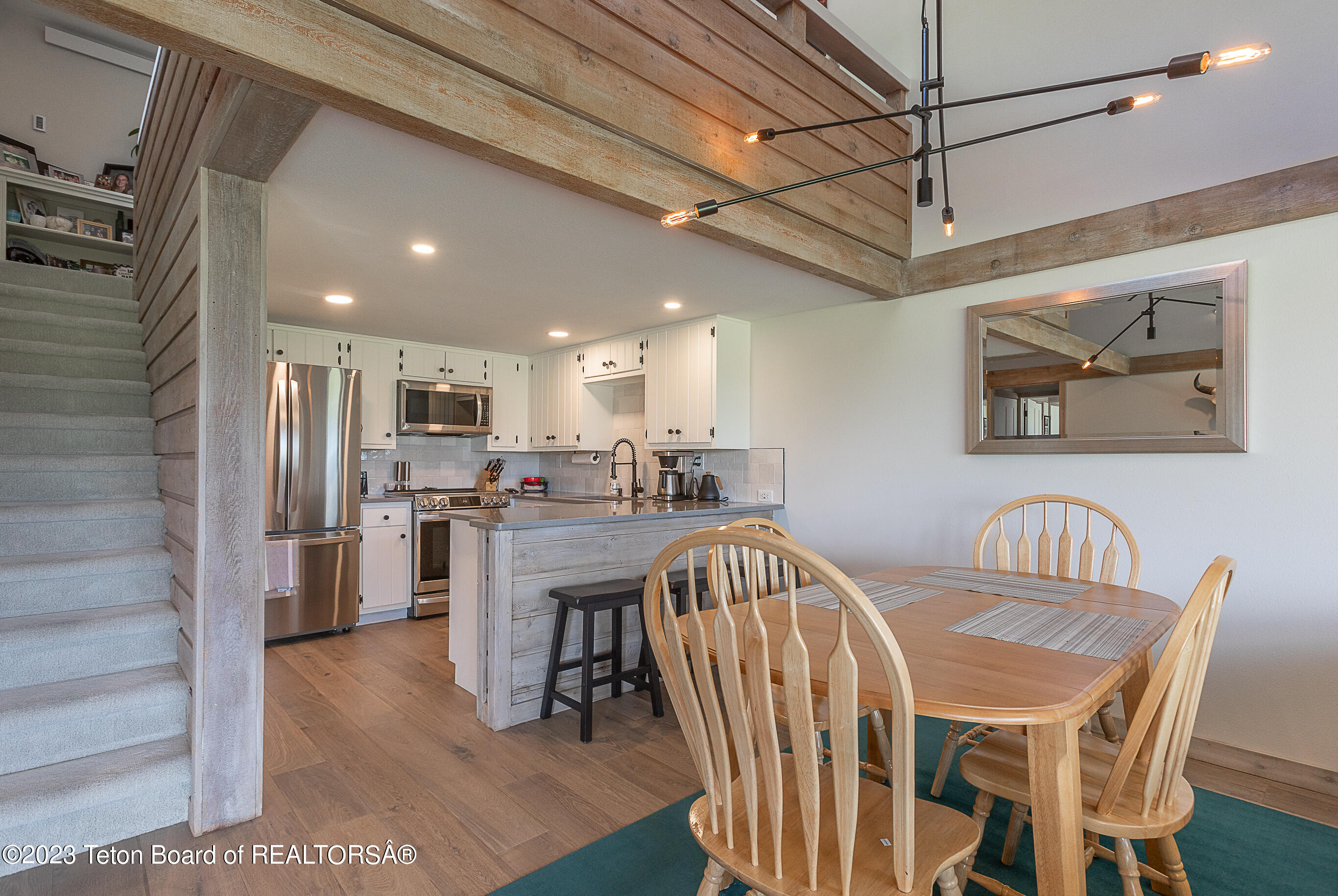 575 E GOLF CREEK Lane, 25